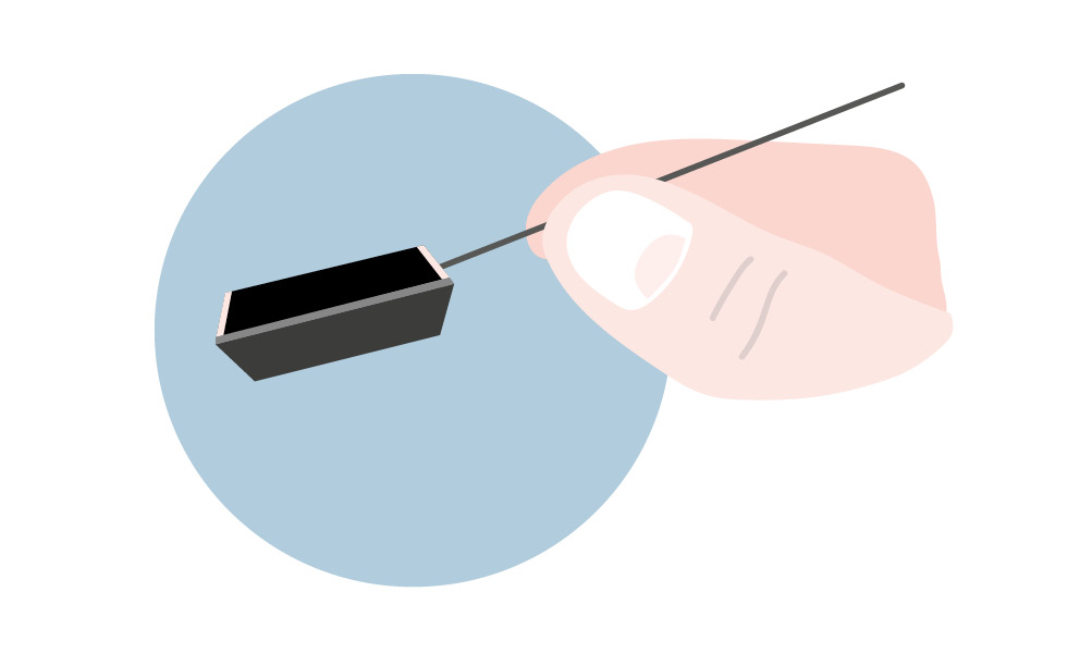 Hardly bigger than a thimble: The ICARUS transmitter only weighs five grams, so even small species can carry it. Solar cells on the surface of the transmitter generate the power.