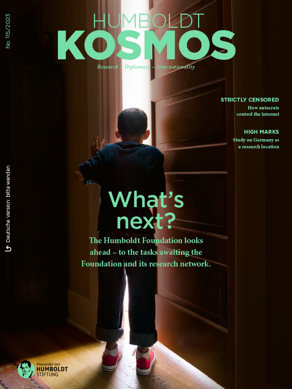 Title page Kosmos 115 in English. The picture shows a child looking through a door gap into a bright room.