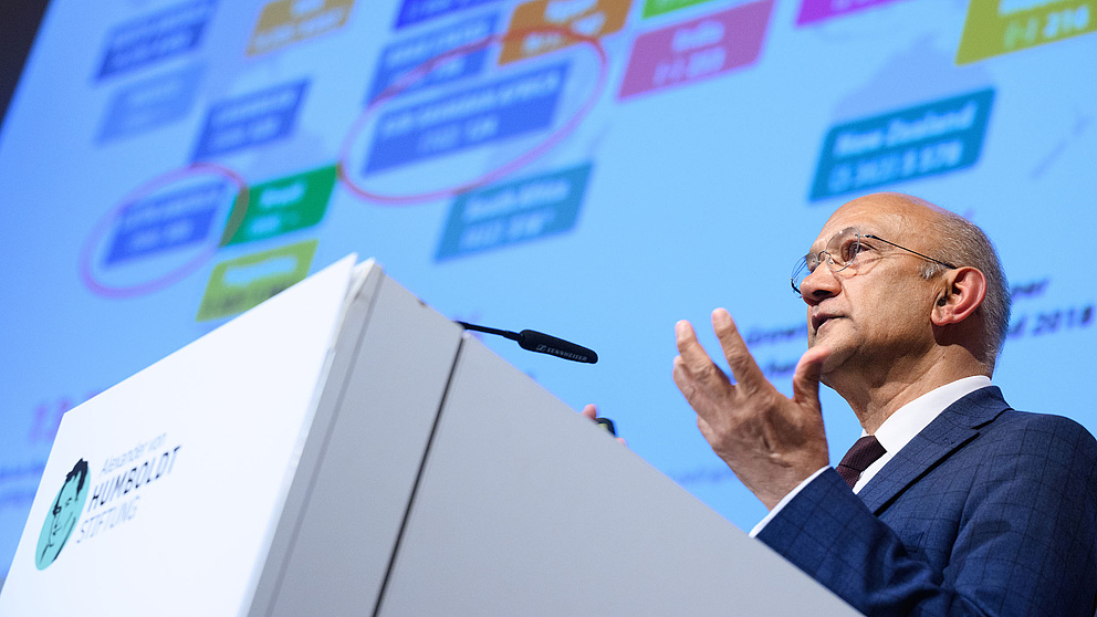 Dayan Reddy am Rednerpult