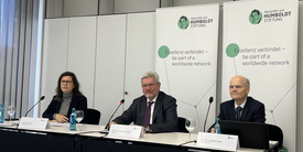 Foto der Pressekonferenz mit Robert Schlögl, Enno Aufderheide und Kristina Güroff