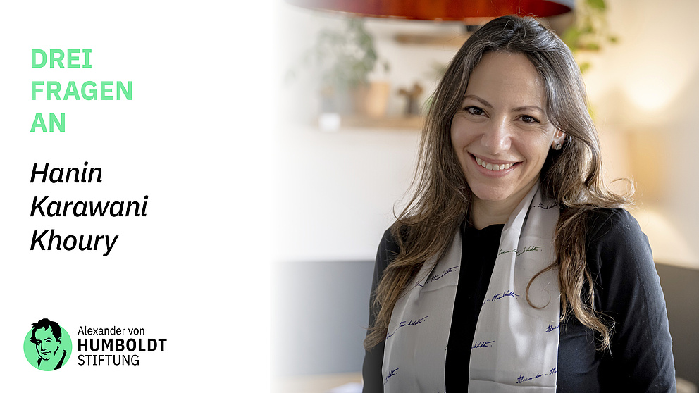Portrait von der Humboldtianerin. Text: Drei Fragen an Hanin Karawani Khoury. Darunter das Logo der Stiftung.
