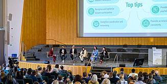 Hörsaal der FU Berlin mit Gästen des PSI-Forums